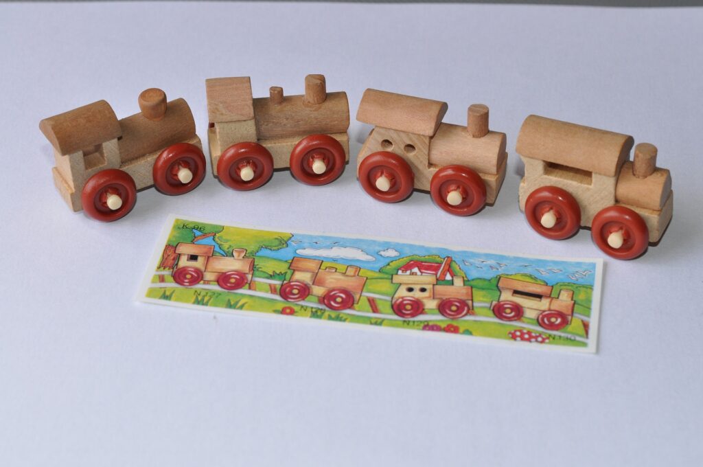 Träleksaker och pedagogiska leksaker samt pysselmaterial för barn
